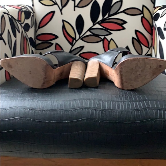 Coach heels - Picture 3 of 4